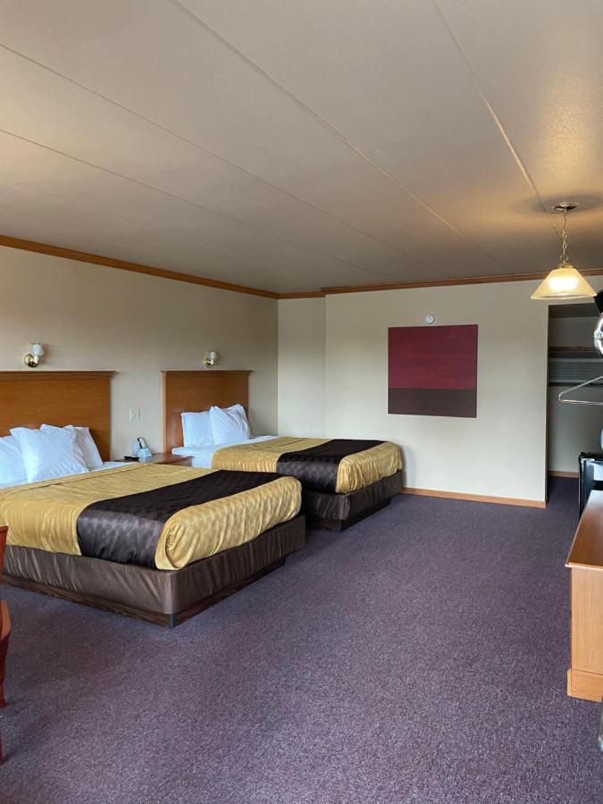 Amber'S Inn And Suites Wisconsin Dells Exterior photo